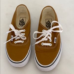 Vans authentic, nearly new